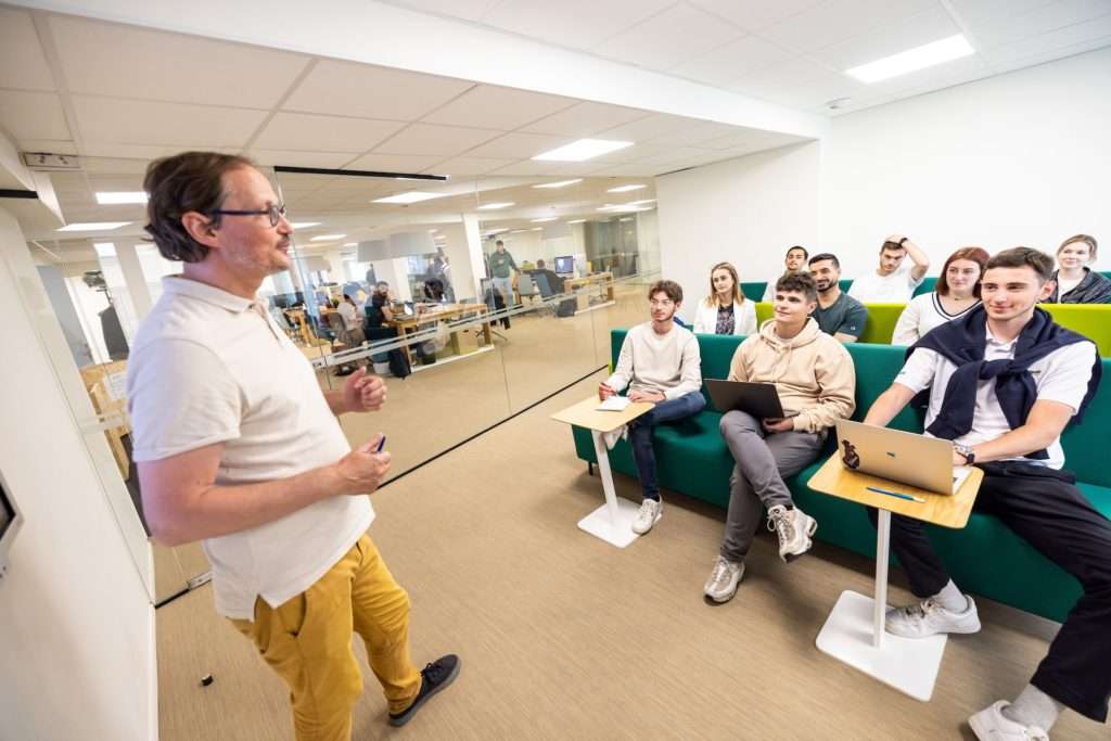 Salle de conférence 4 2023