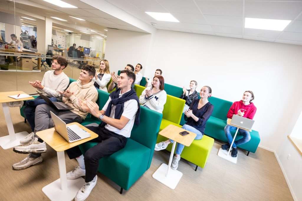 Salle de conférence 2 2023